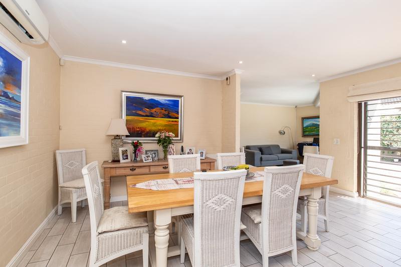 To Let 3 Bedroom Property for Rent in Constantia Western Cape